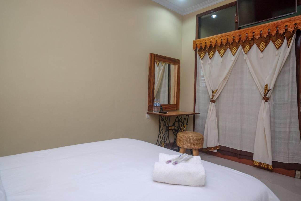 Urbanview Hotel Syariah Wisnugraha By Reddoorz ยอกยาการ์ตา ภายนอก รูปภาพ