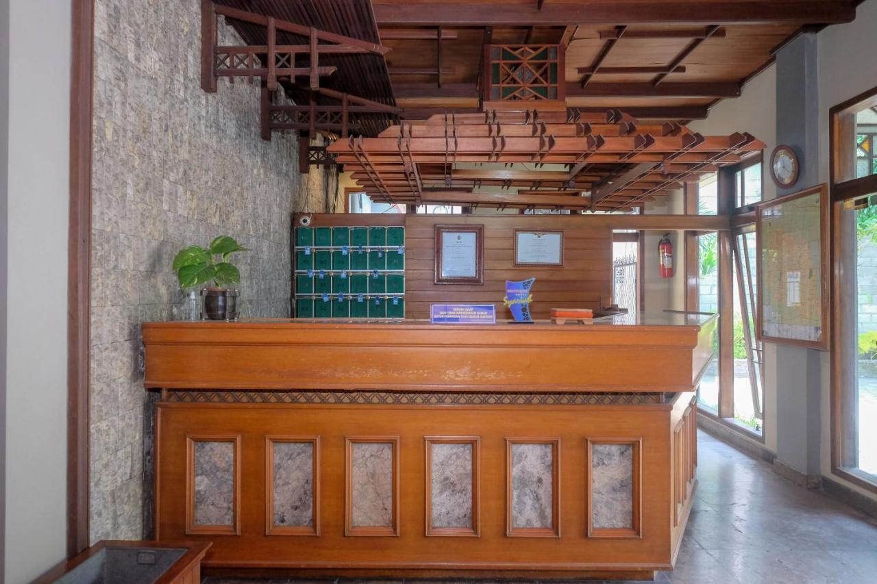 Urbanview Hotel Syariah Wisnugraha By Reddoorz ยอกยาการ์ตา ภายนอก รูปภาพ