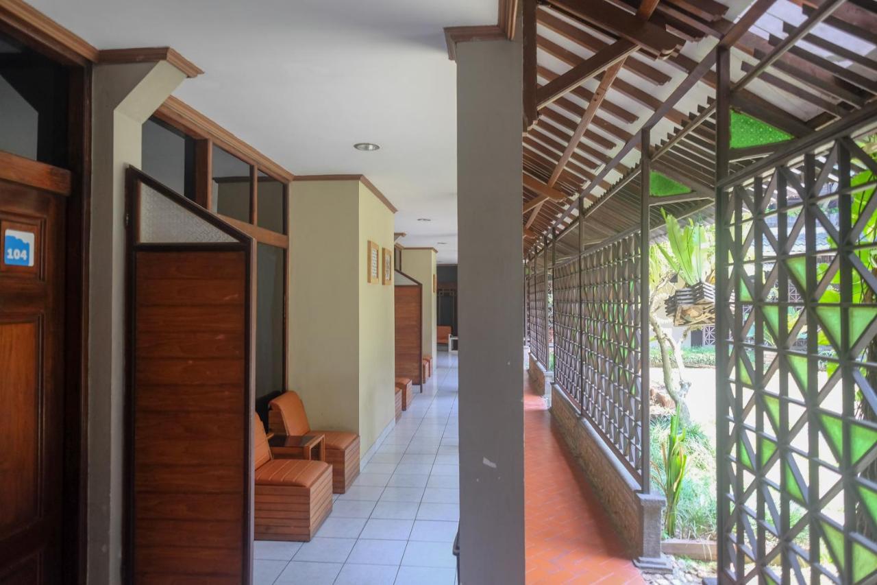 Urbanview Hotel Syariah Wisnugraha By Reddoorz ยอกยาการ์ตา ภายนอก รูปภาพ