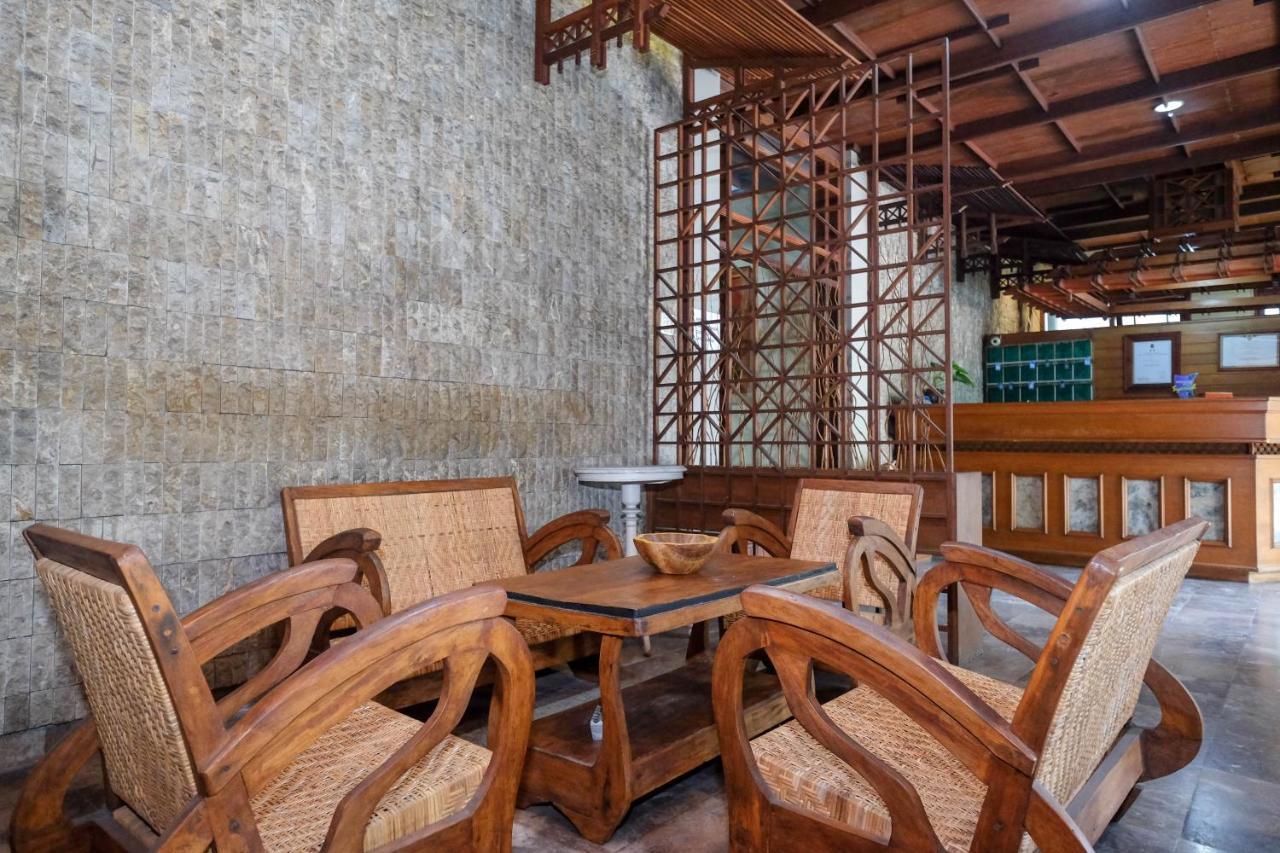 Urbanview Hotel Syariah Wisnugraha By Reddoorz ยอกยาการ์ตา ภายนอก รูปภาพ