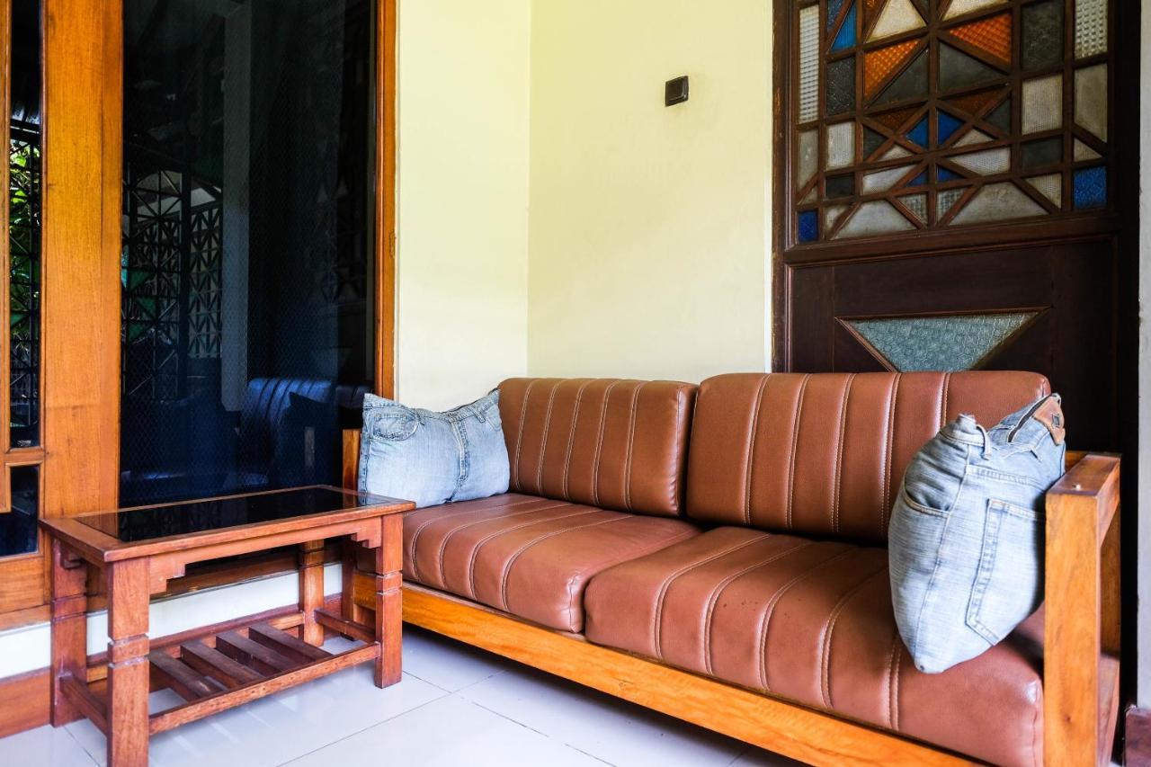 Urbanview Hotel Syariah Wisnugraha By Reddoorz ยอกยาการ์ตา ภายนอก รูปภาพ