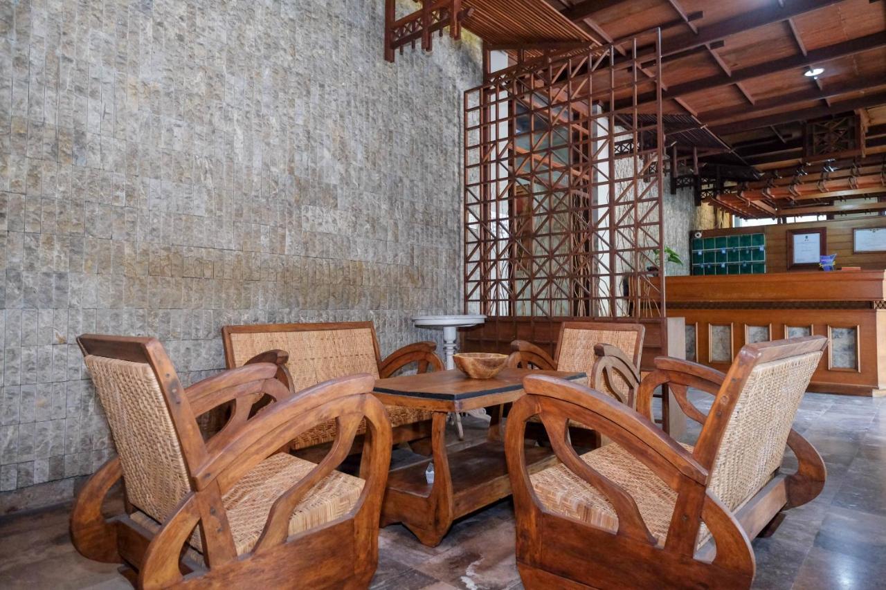 Urbanview Hotel Syariah Wisnugraha By Reddoorz ยอกยาการ์ตา ภายนอก รูปภาพ