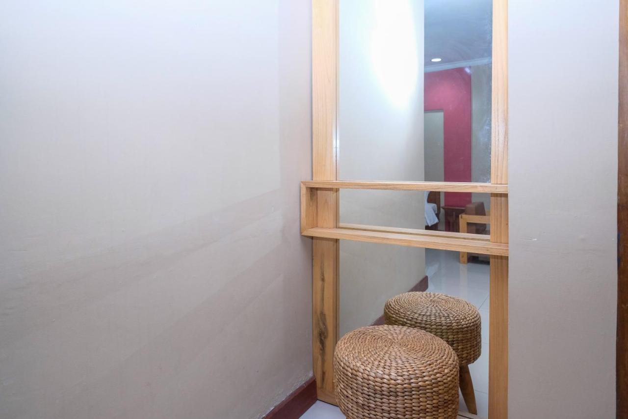 Urbanview Hotel Syariah Wisnugraha By Reddoorz ยอกยาการ์ตา ภายนอก รูปภาพ