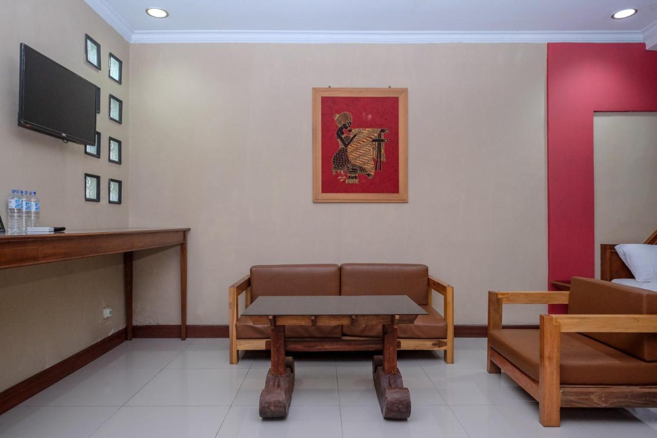 Urbanview Hotel Syariah Wisnugraha By Reddoorz ยอกยาการ์ตา ภายนอก รูปภาพ