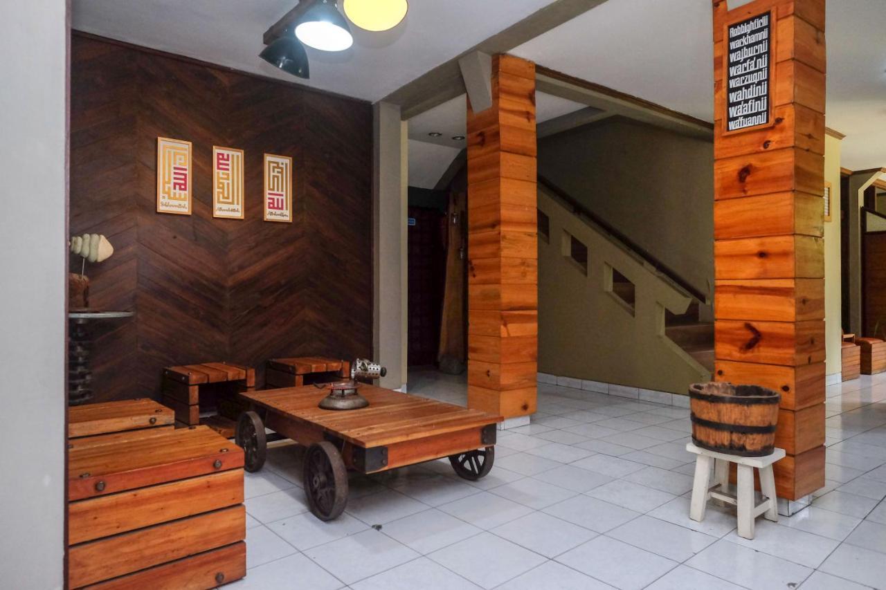 Urbanview Hotel Syariah Wisnugraha By Reddoorz ยอกยาการ์ตา ภายนอก รูปภาพ