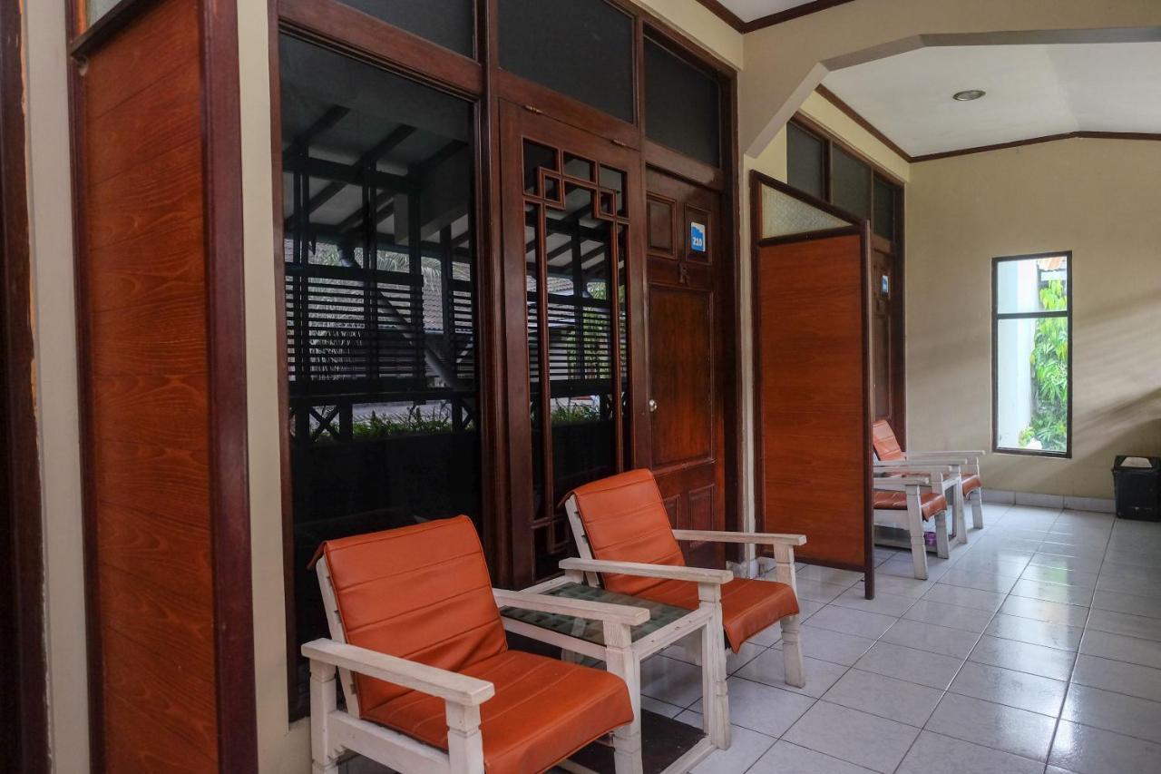 Urbanview Hotel Syariah Wisnugraha By Reddoorz ยอกยาการ์ตา ภายนอก รูปภาพ