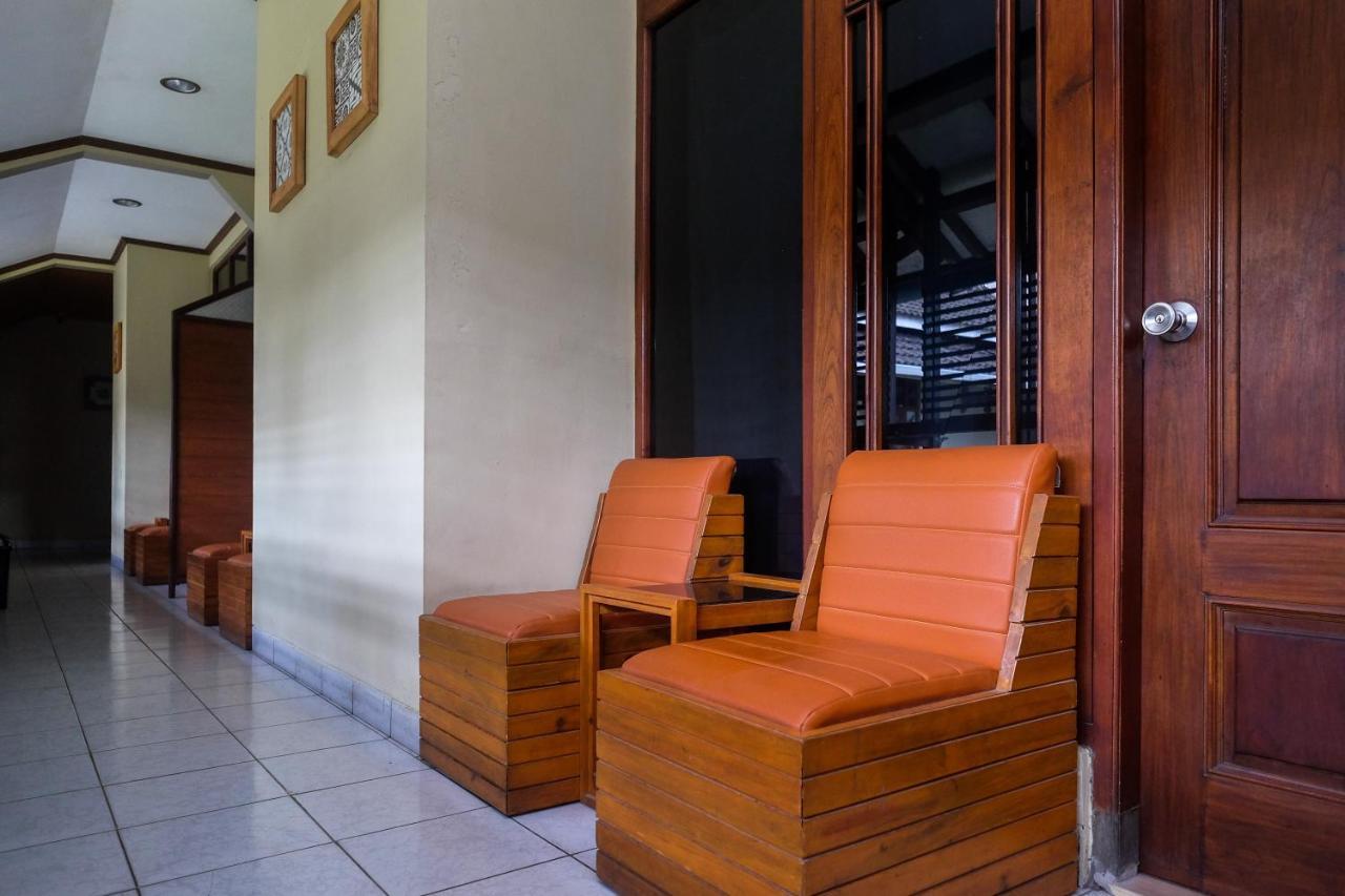 Urbanview Hotel Syariah Wisnugraha By Reddoorz ยอกยาการ์ตา ภายนอก รูปภาพ