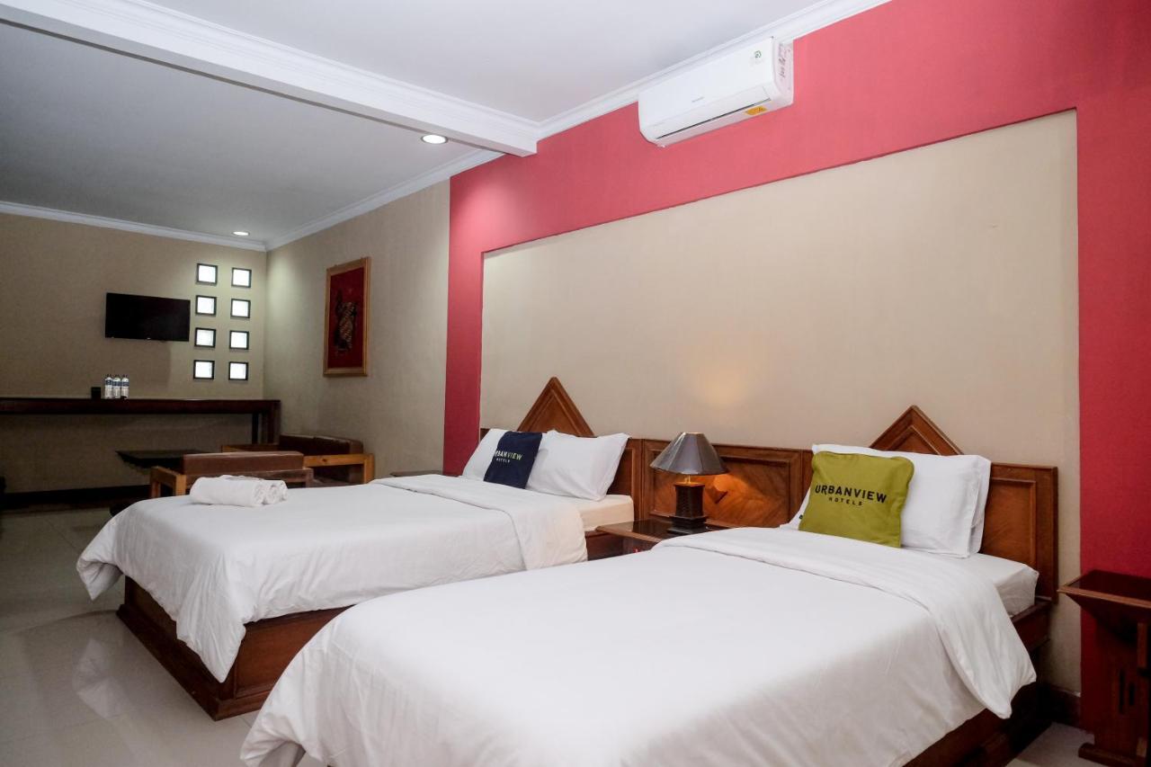 Urbanview Hotel Syariah Wisnugraha By Reddoorz ยอกยาการ์ตา ภายนอก รูปภาพ