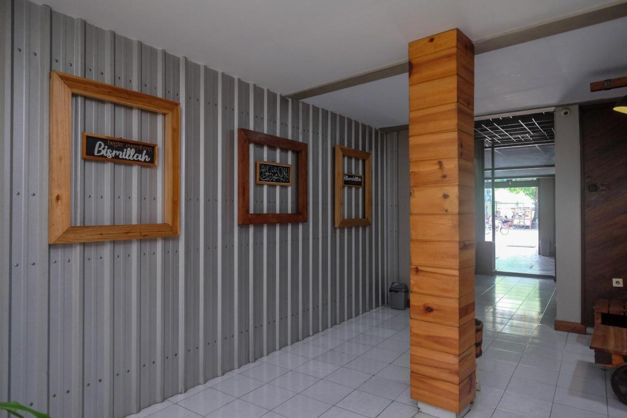Urbanview Hotel Syariah Wisnugraha By Reddoorz ยอกยาการ์ตา ภายนอก รูปภาพ