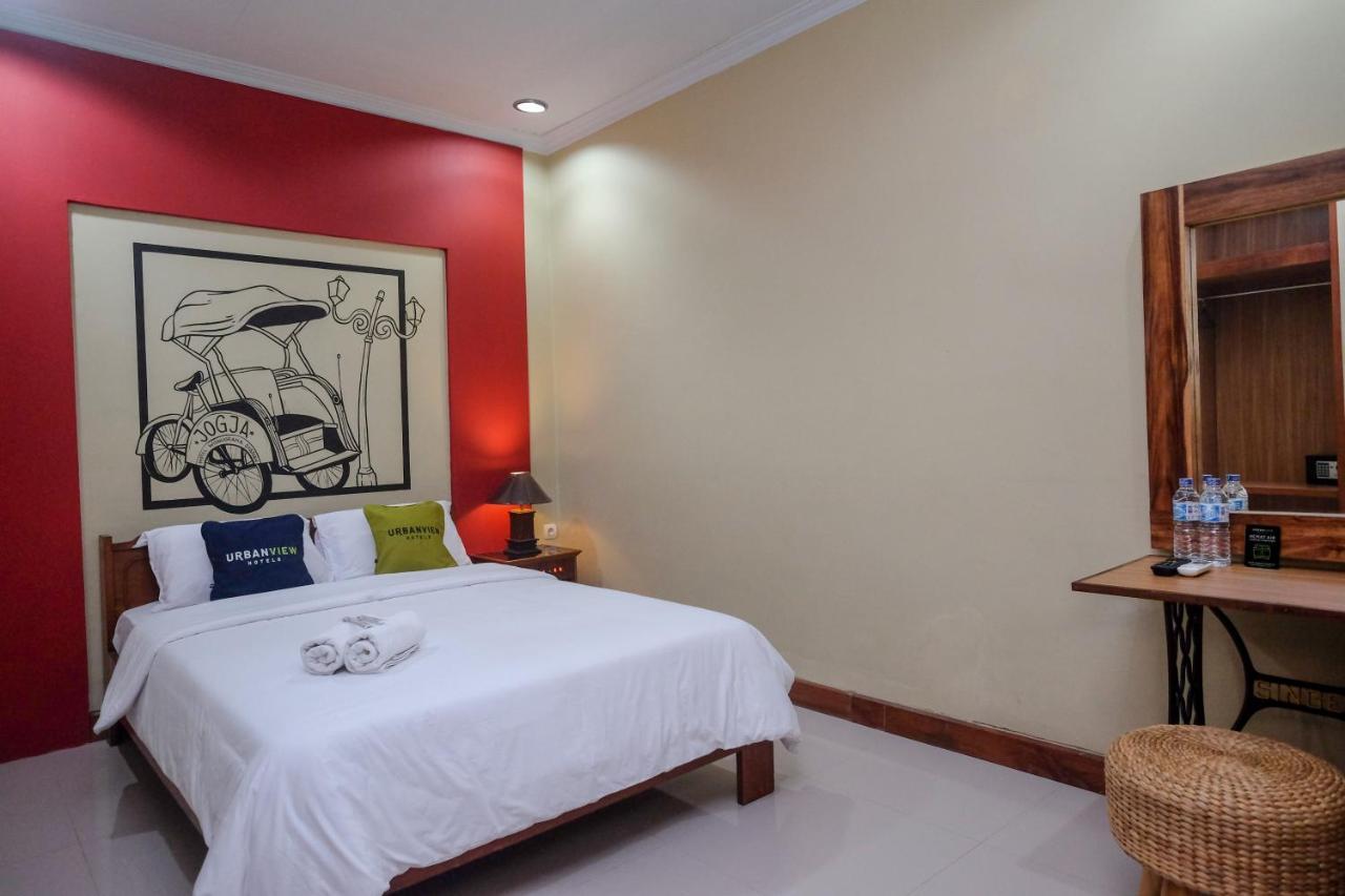 Urbanview Hotel Syariah Wisnugraha By Reddoorz ยอกยาการ์ตา ภายนอก รูปภาพ